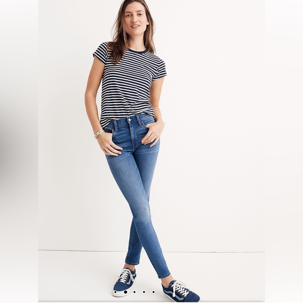 Madewell Roadtripper Crop Jeans in Denim Wash. Size 25